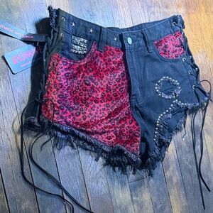 ROMWE Black Shorts with Red Leopard Panels & Lace-Up Sides